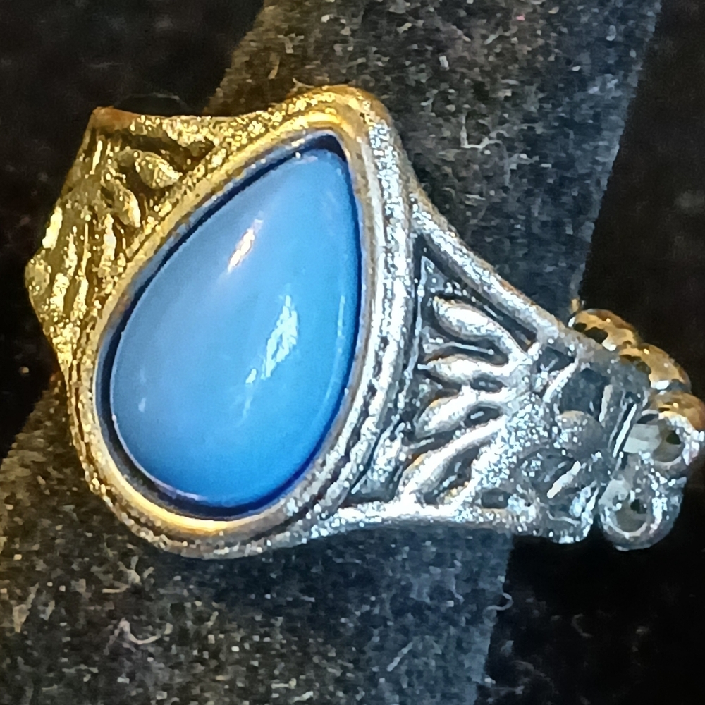 Paparazzi Stretch Ring Silvertone With Blue Cabochon Stone - Picture 5 of 5
